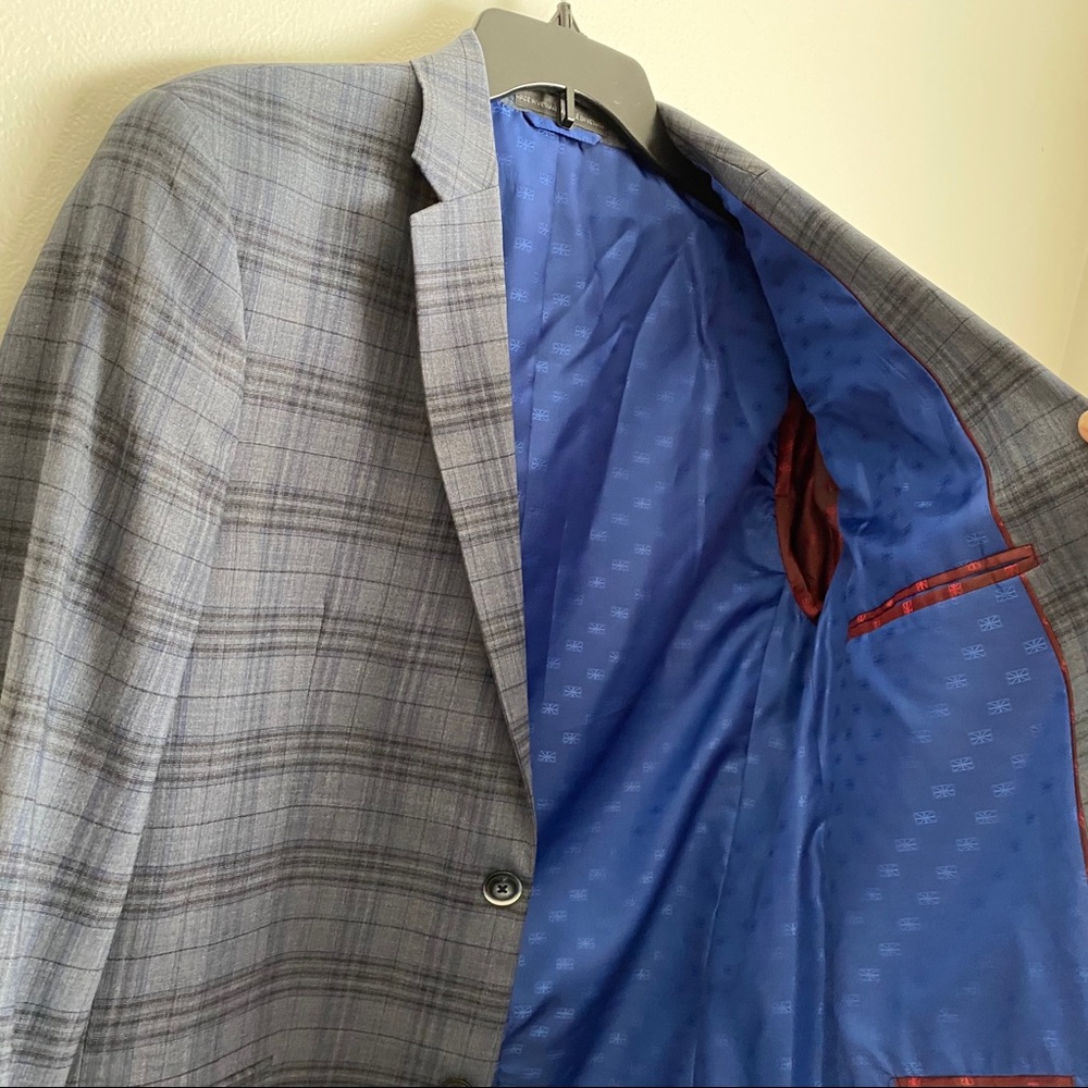 Men’s Suit - Picture 5 of 5